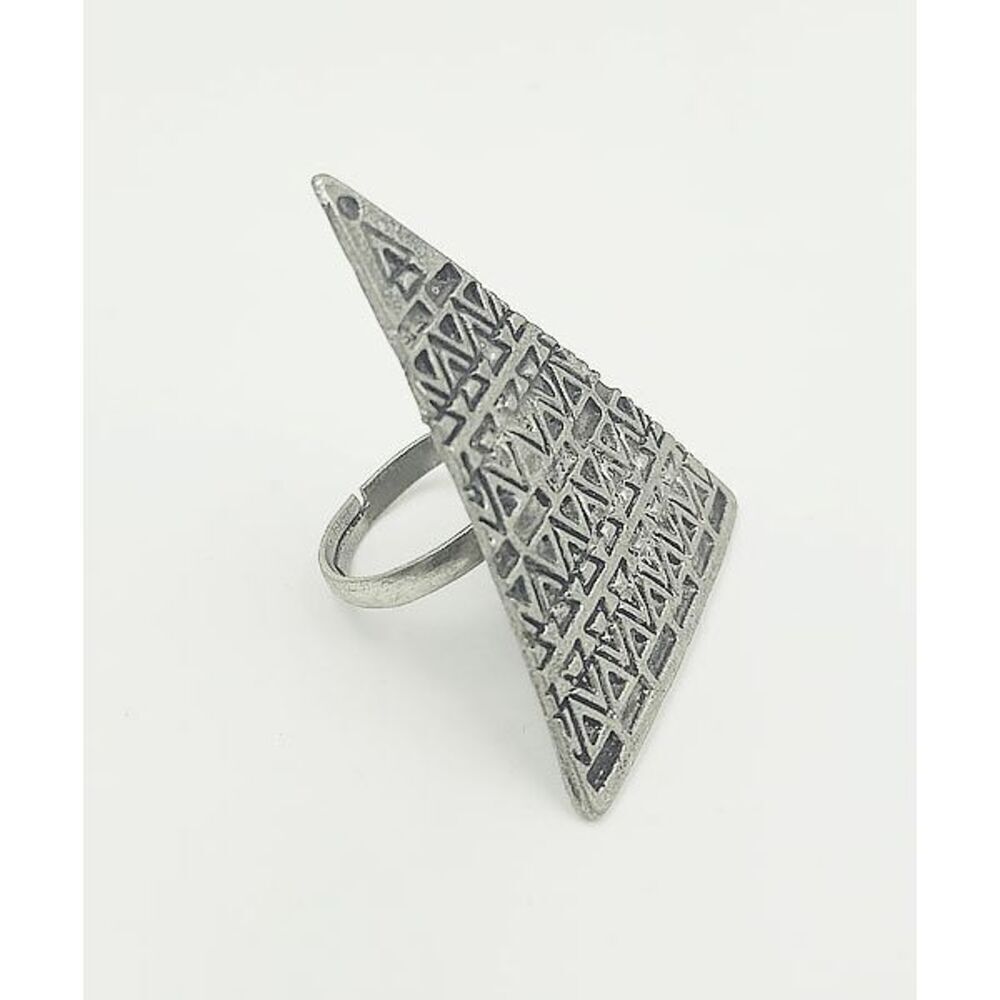 *Clearance* Ladies Triangular Ring - Picture 3 of 6